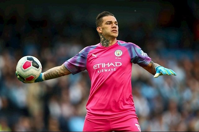 Thủ môn Ederson