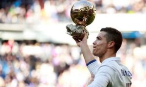 Quả bóng vàng 2013 thuộc về Cristiano Ronaldo